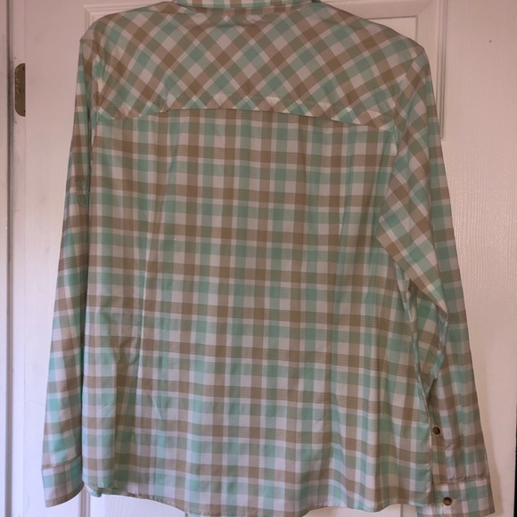 Gander Mountain Guide Series Woman’s Button Down. - Picture 7 of 7